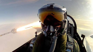 This pilot firing a missile is the coolest selfie ever, not the Oscars'